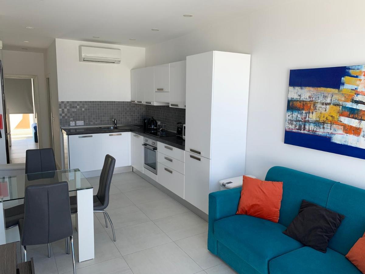 Sea View Penthouse Mellieha Bay Lägenhet Exteriör bild