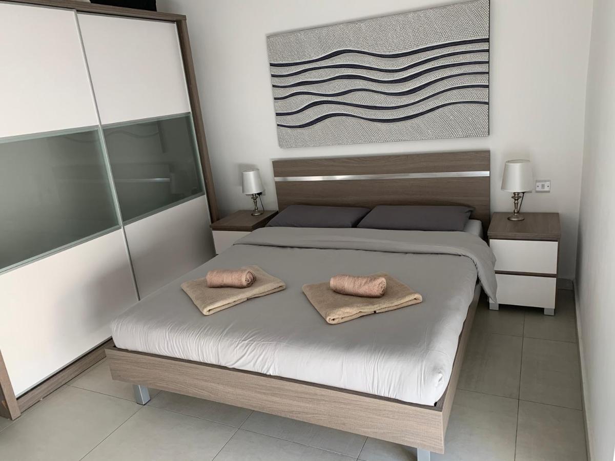 Sea View Penthouse Mellieha Bay Lägenhet Exteriör bild