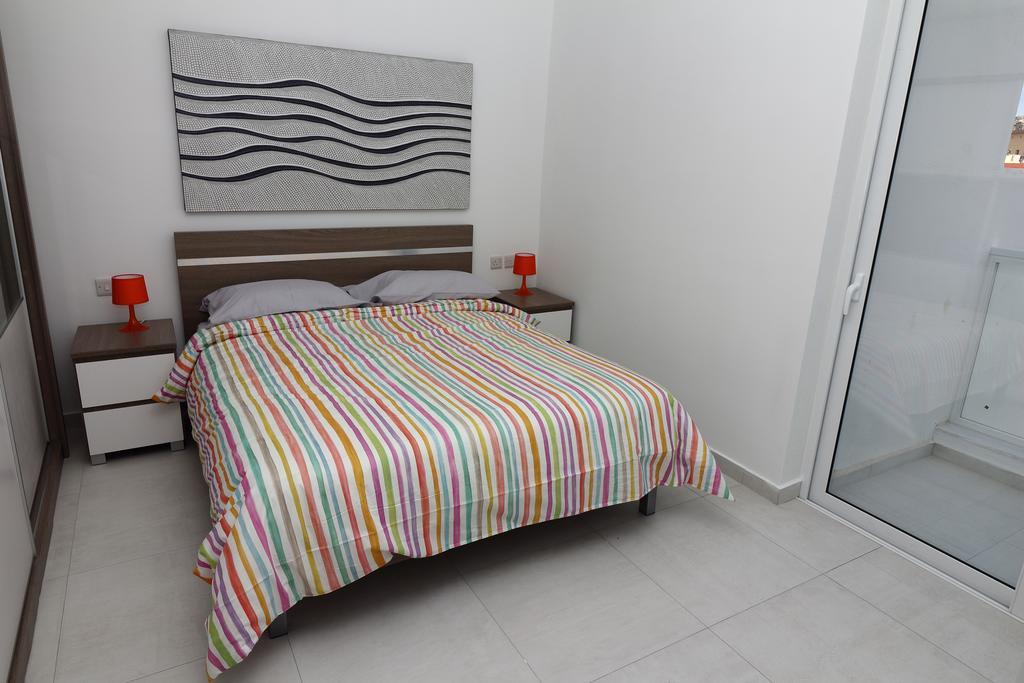 Sea View Penthouse Mellieha Bay Lägenhet Exteriör bild